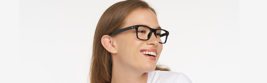 5 signes qu’il est temps de changer vos lunettes de vue