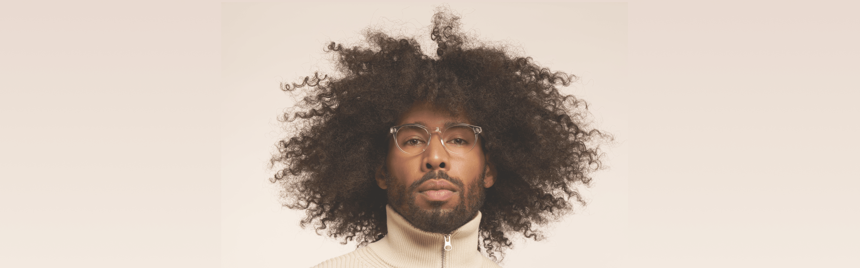 Lunettes Pour Tous présente la monture Xav transparente en trois taill ...