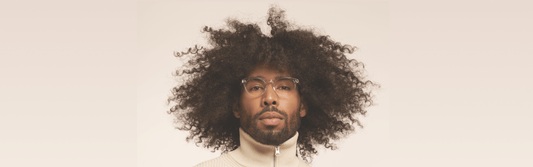 Lunettes Pour Tous présente la monture Xav transparente en trois tailles distinctes - lunettespourtous